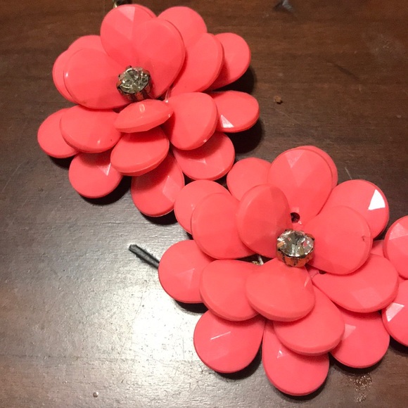 J. CREW CORAL FLOWER STATEMENT NECKLACE - Picture 2 of 5